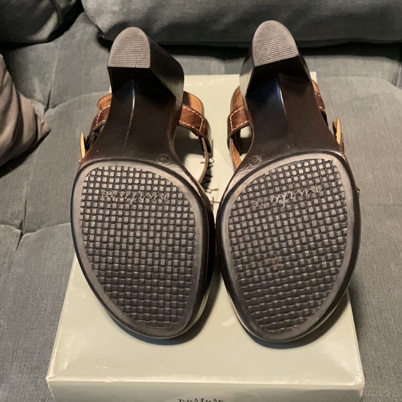 Leather High Heeled Sandals - Picture 4 of 4